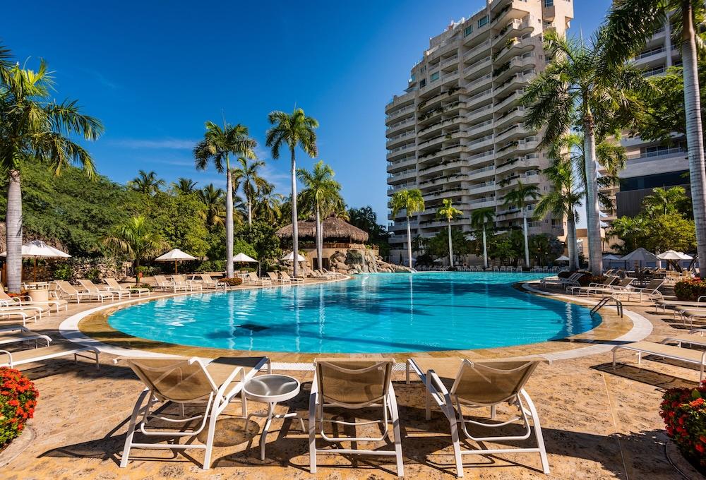 Hotel Irotama Lago Santa Marta  Exterior foto The pool at the Royal Hawaiian Hotel