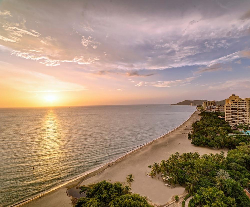 Hotel Irotama Lago Santa Marta  Exterior foto Sunset at the beach