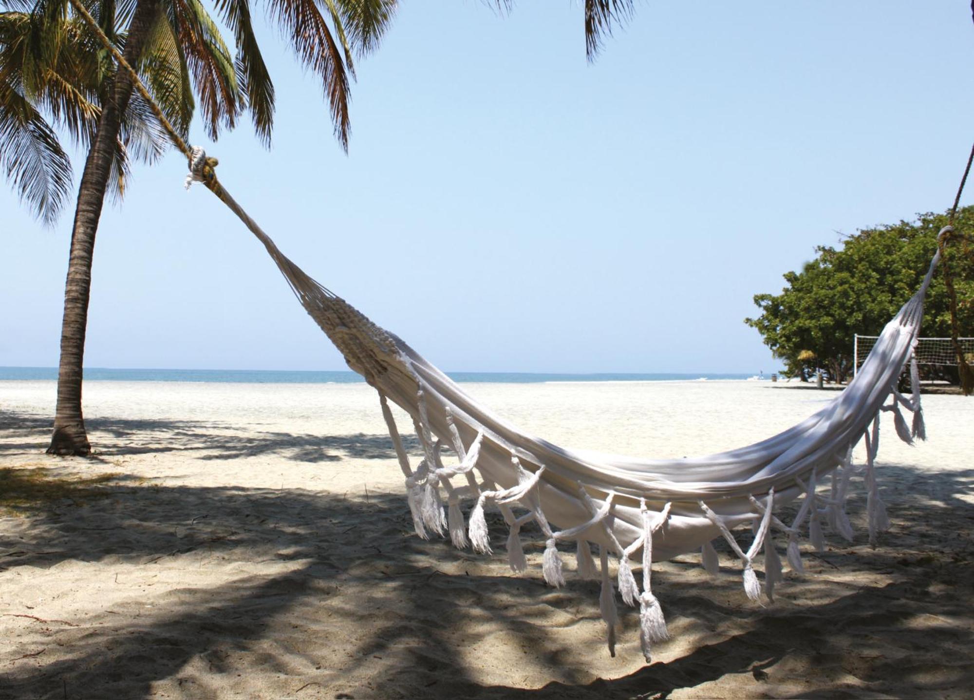 Hotel Irotama Lago Santa Marta  Exterior foto Hammock on a beach
