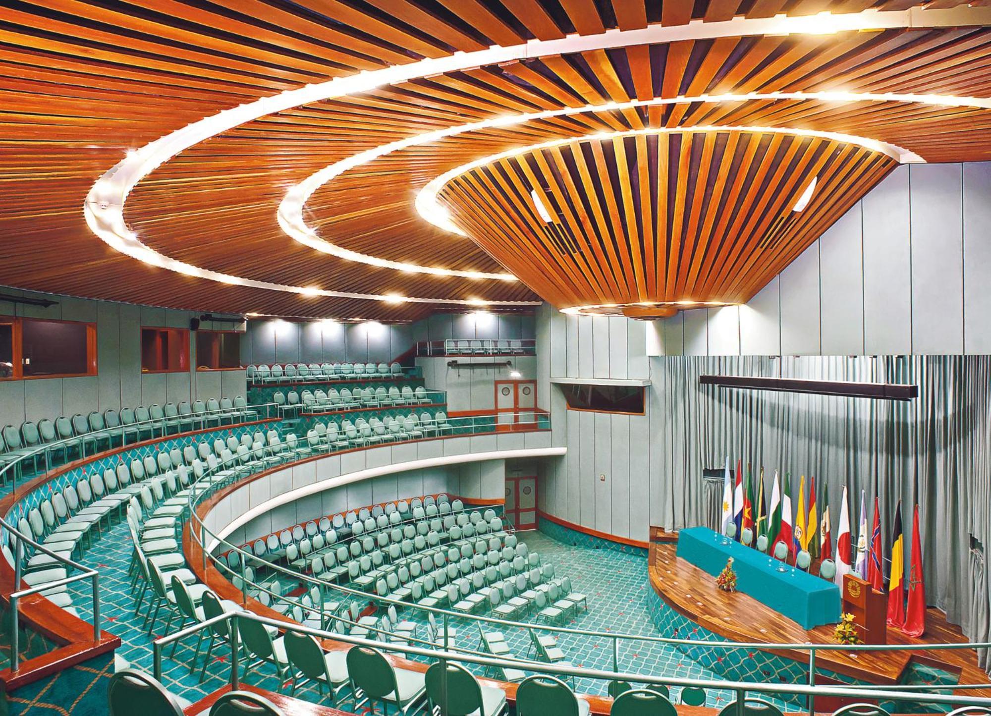 Hotel Irotama Lago Santa Marta  Exterior foto The conference hall of the university